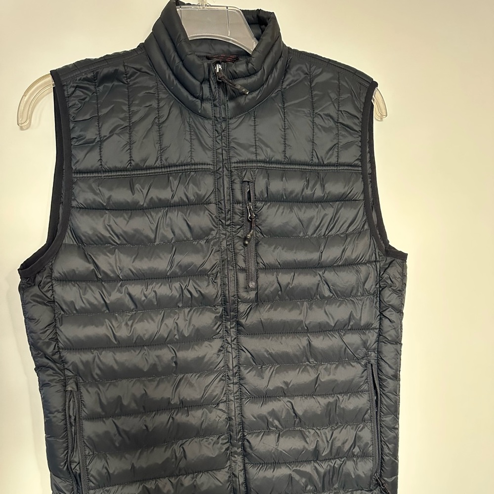 Black GAP Puffer Vest